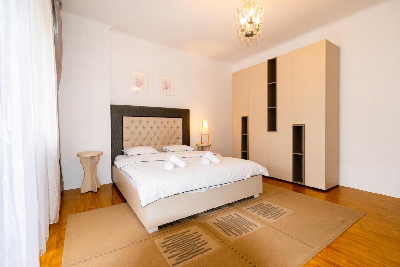 Ardor Apt - Bright And Secluded Apartment In The Heart Of Old Town Brasov Exterior photo