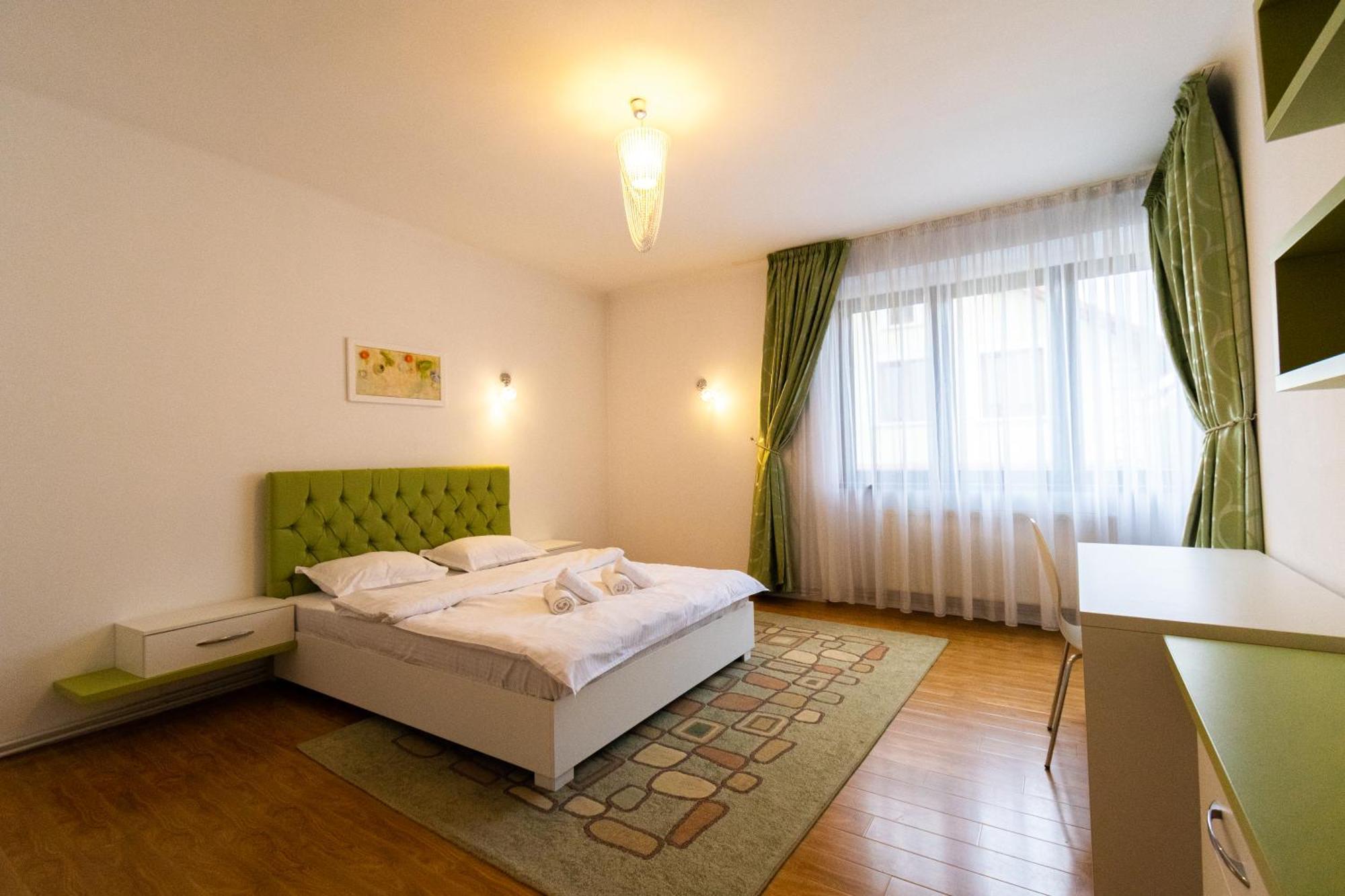 Ardor Apt - Bright And Secluded Apartment In The Heart Of Old Town Brasov Exterior photo
